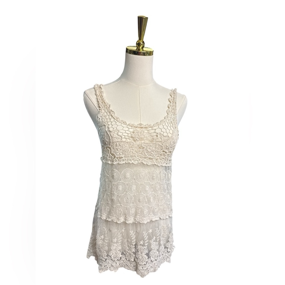 ISSI Cream Lace Crochet Camisole with Scalloped Hem Size XS / S